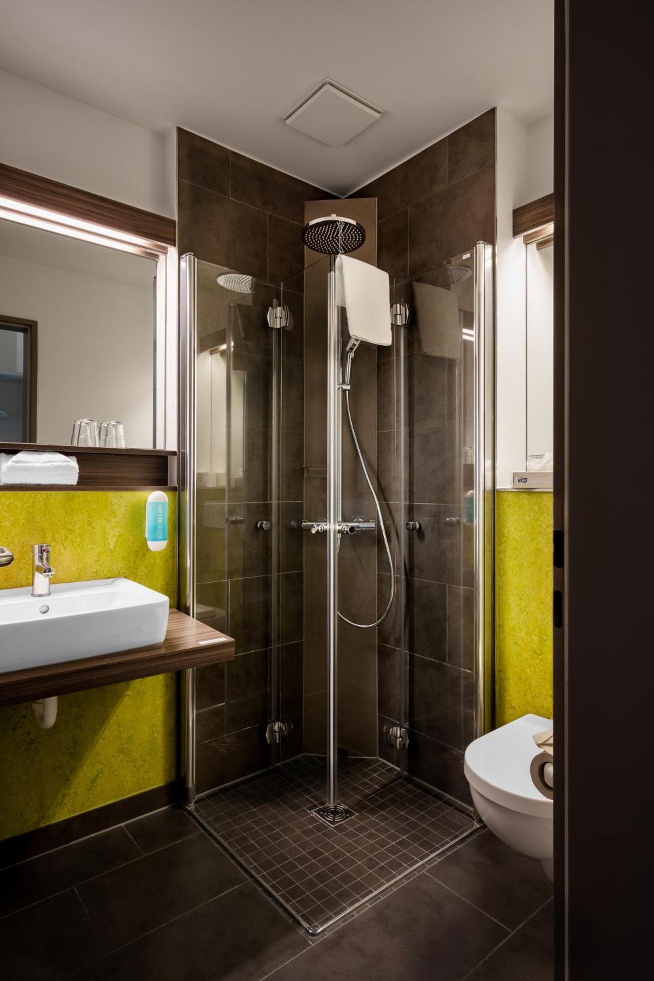 וארן Radlon Fahrrad-Komfort-Hotel מראה חיצוני תמונה